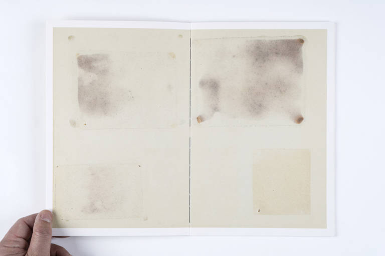 Taches et Traces Premiers essais photosensibles - Hippolyte Bayard [2015]